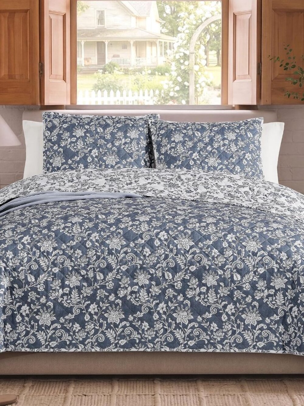 Queen Quilt Set-3 Pieces Soft Bedding Floral Paisley Reversible Coverlet